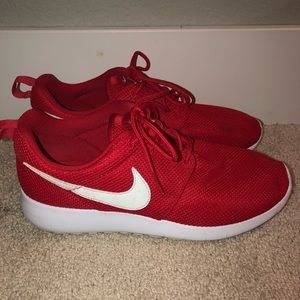NIKE roshe one tennis shoes